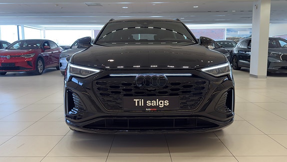 Audi Q8 4 of 5