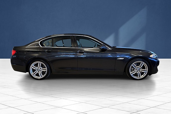 BMW 528i 3 of 24