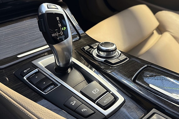BMW 528i 19 of 24