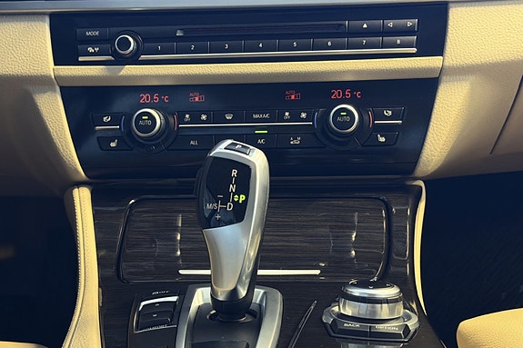 BMW 528i 18 of 24