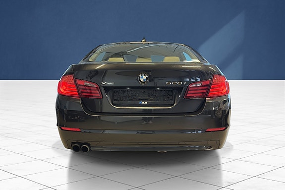 BMW 528i 5 of 24