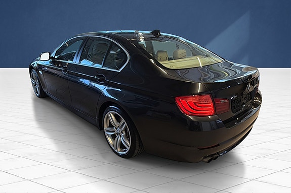 BMW 528i 6 of 24