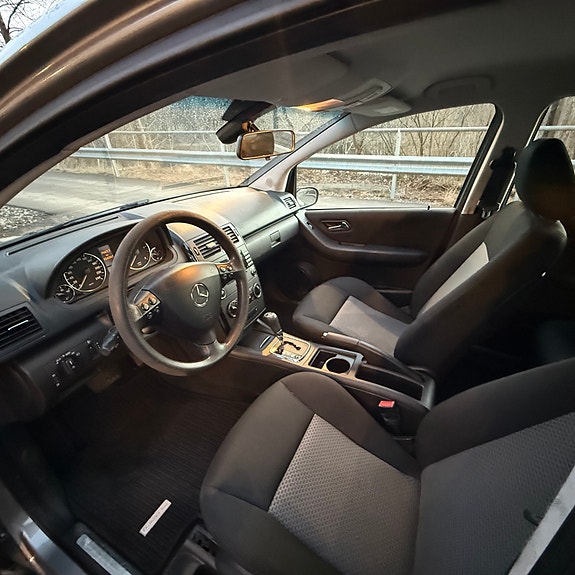 Mercedes-Benz A160 13 of 30