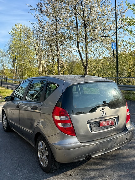 Mercedes-Benz A160 4 of 5