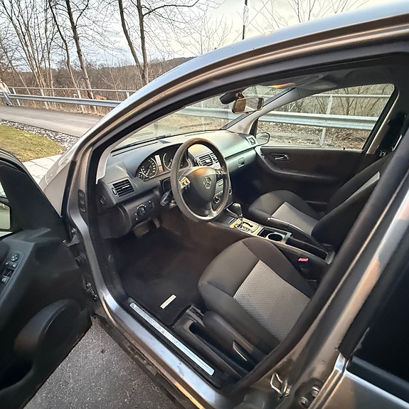 Mercedes-Benz A160 12 of 30