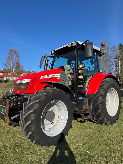 Massey Ferguson 5713S Exclusive
