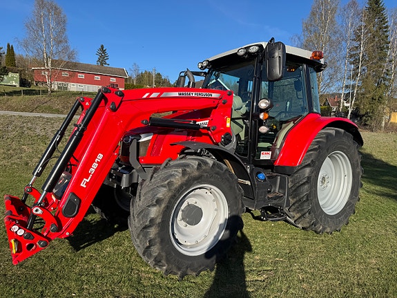 Massey Ferguson 5713s
