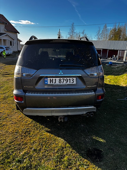 Mitsubishi Outlander 3 of 5