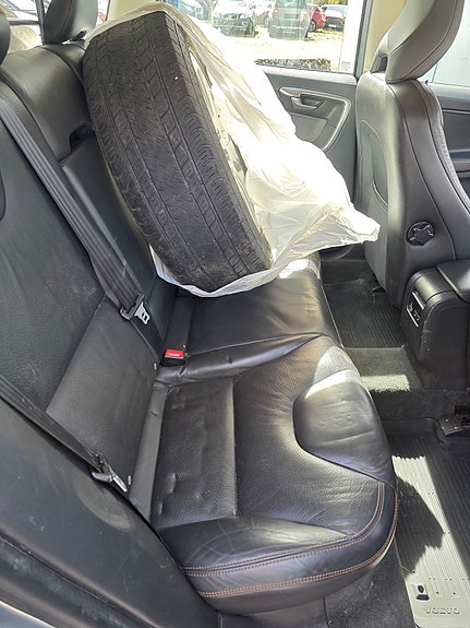 Volvo XC60 12 of 21