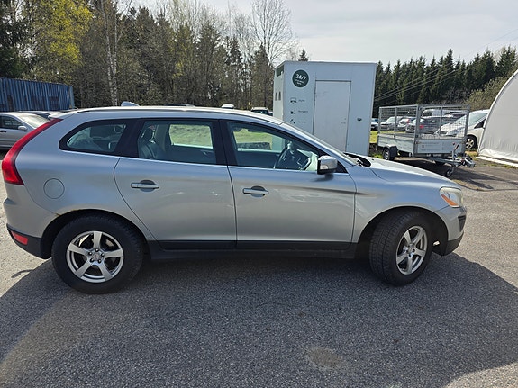 Volvo XC60 7 of 21