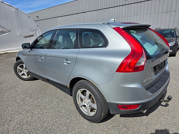 Volvo XC60 6 of 21