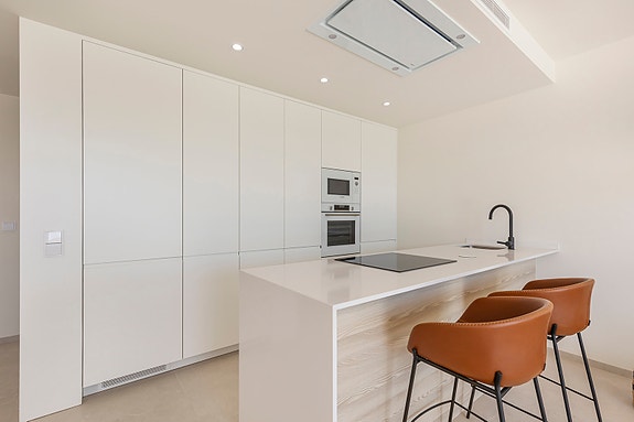 Ny moderne villa med 3 soverom | Privat basseng og flotte uteområder