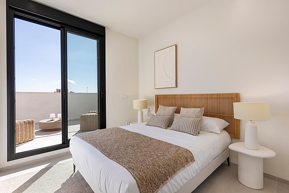 Ny moderne villa med 3 soverom | Privat basseng og flotte uteområder