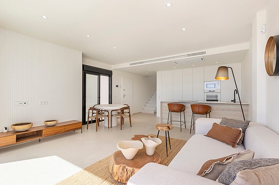 Ny moderne villa med 3 soverom | Privat basseng og flotte uteområder