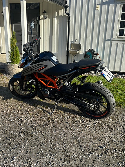 KTM 125 Duke 5 of 6