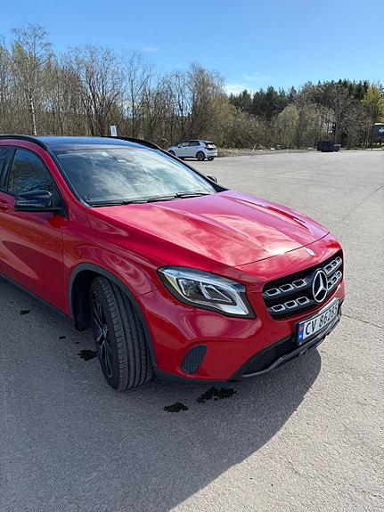 Mercedes-Benz GLA180 13 of 22