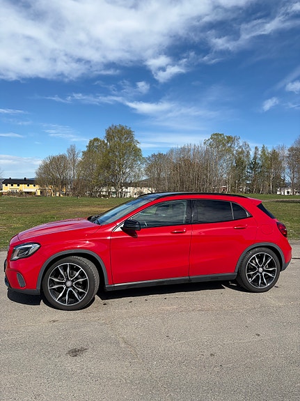 Mercedes-Benz GLA180 6 of 22
