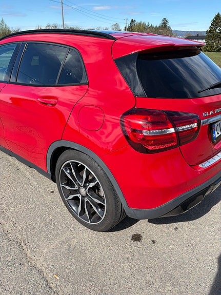 Mercedes-Benz GLA180 10 of 22