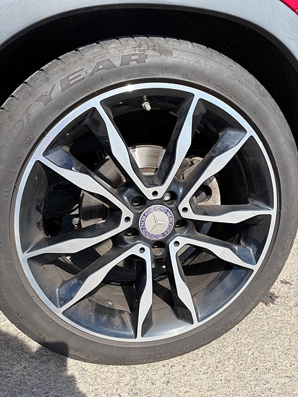 Mercedes-Benz GLA180 11 of 22