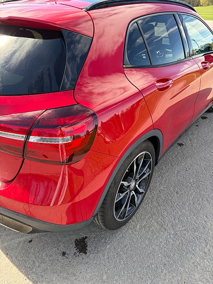 Mercedes-Benz GLA180 7 of 22