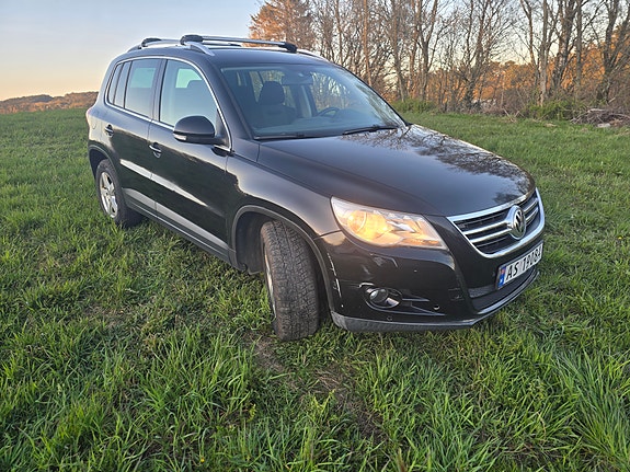 Volkswagen Tiguan 2 of 5