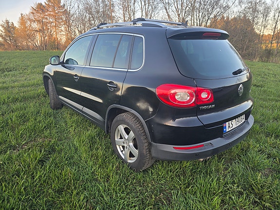Volkswagen Tiguan 5 of 5