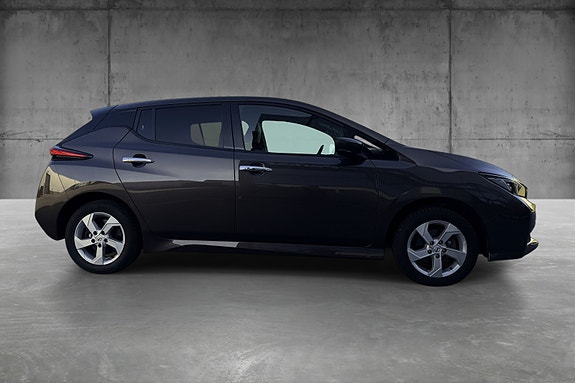 Nissan Leaf 4 of 5