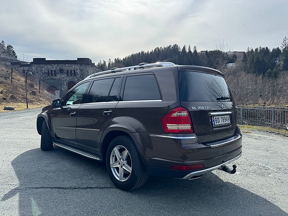 Mercedes-Benz GL350 4 of 5