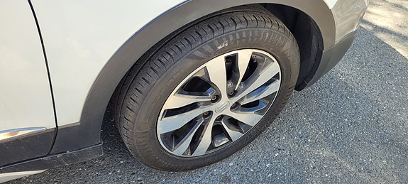 Suzuki SX4 S-Cross 4 of 12