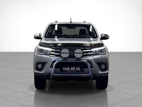 Toyota HiLux 5 of 5