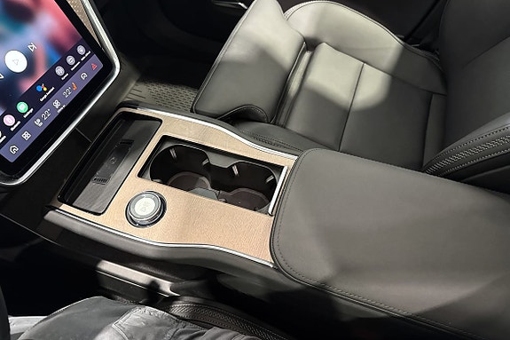 Volvo EX90 13 of 19