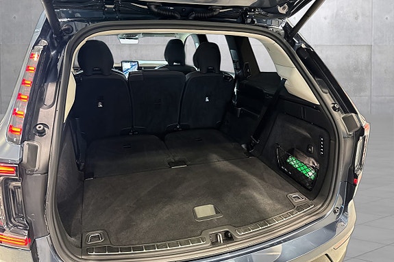 Volvo EX90 19 of 19