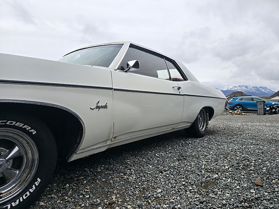 Chevrolet Impala 4 of 5