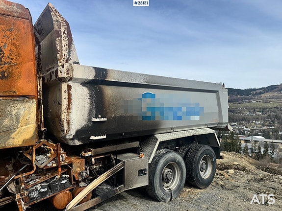 Andre Kardang, Kasse og Dekk Selges etter brent bil.