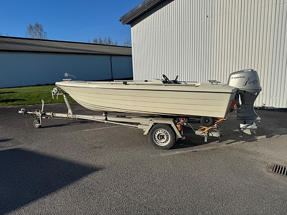 Motorbåt Mamba 001 med Honda 40hk 2 of 5