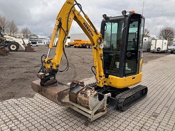 Komatsu PC16R 3 HS