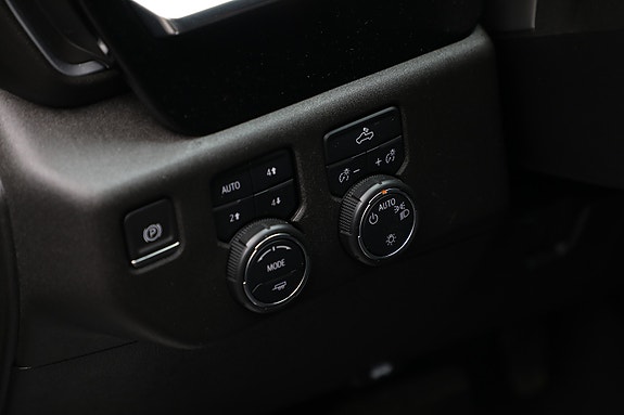 Chevrolet Silverado 1500 17 of 30