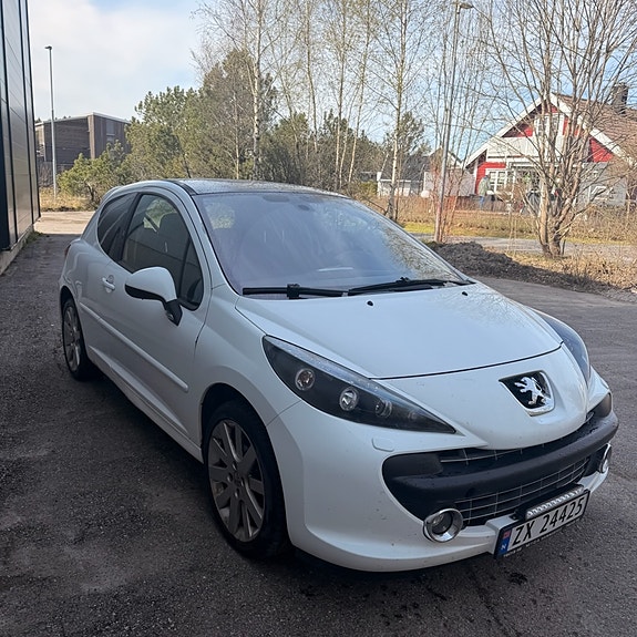 Peugeot 207 3 of 15