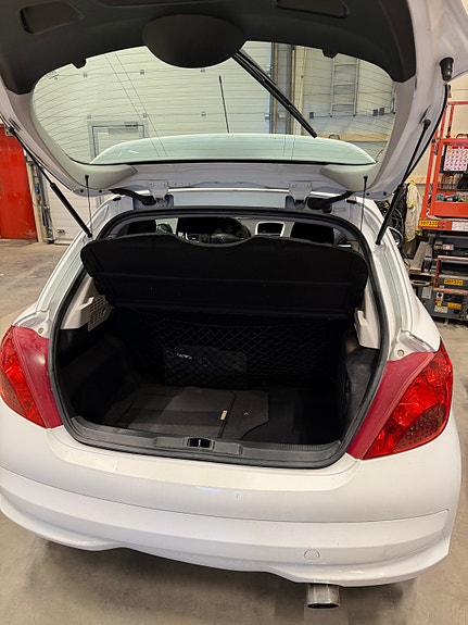 Peugeot 207 13 of 15