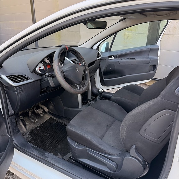 Peugeot 207 7 of 15