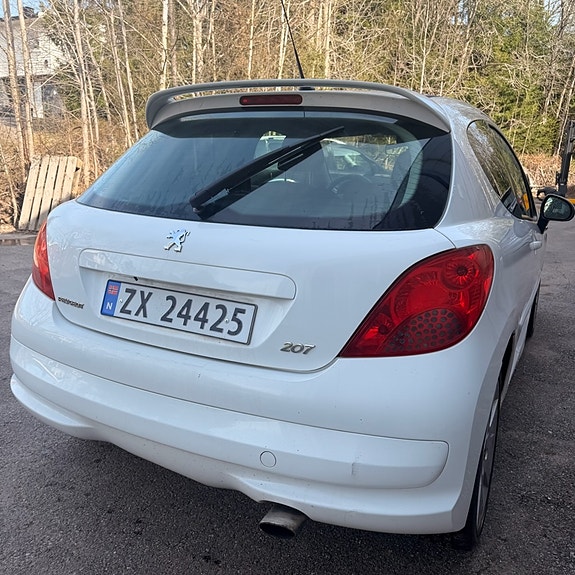 Peugeot 207 4 of 15