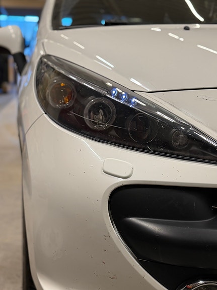Peugeot 207 2 of 15