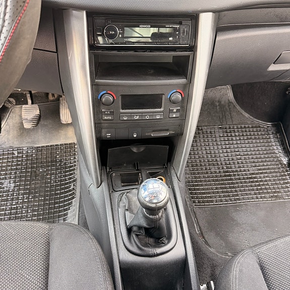 Peugeot 207 9 of 15