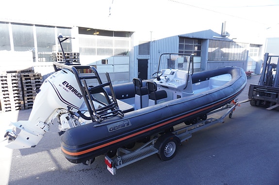 Gemini Waverider 730 2 of 5
