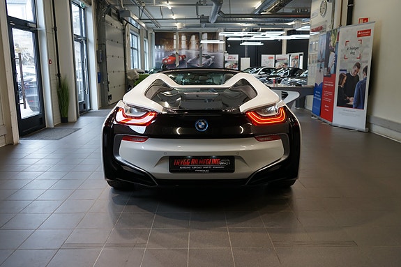 BMW i8 9 of 30