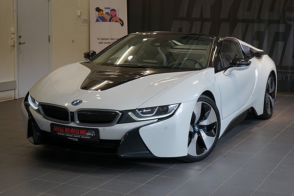 BMW i8 2 of 5