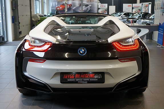 BMW i8 7 of 30
