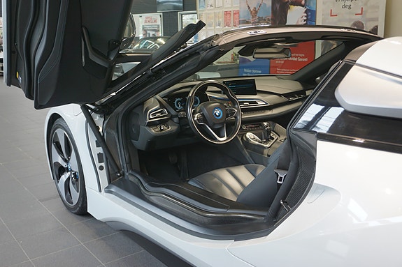 BMW i8 28 of 30