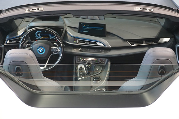 BMW i8 23 of 30