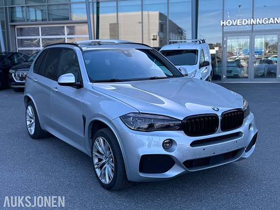 BMW X5 2 of 5
